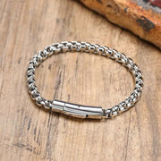 Curb chain for men in silver with cylindrical clasp 